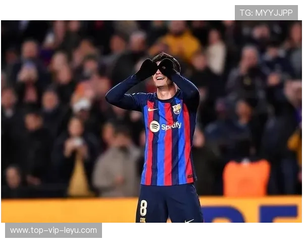 巴萨连续快速配合创造空当，佩德里抽射稍稍偏出