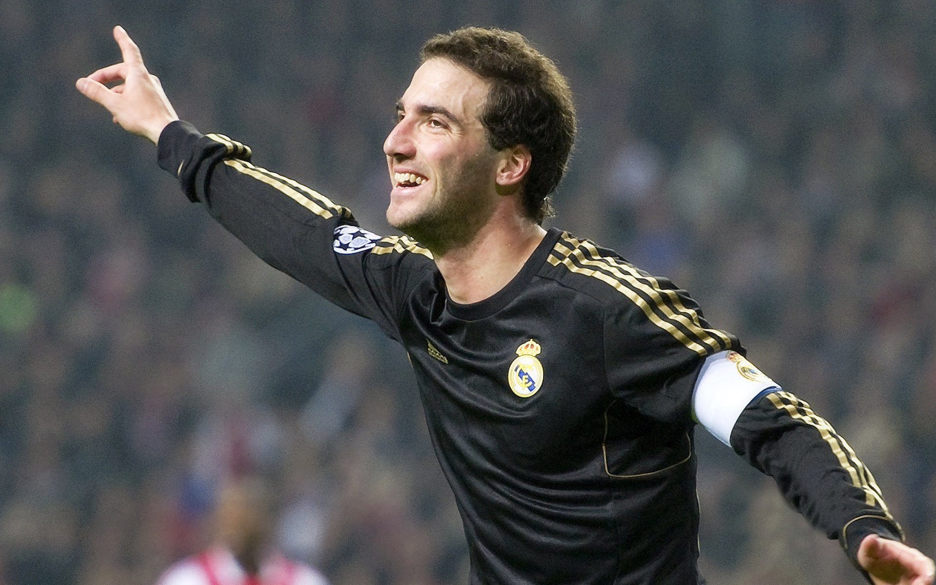 乐鱼app-中超联赛中国女足爆冷 球迷鼓励继续努力，中超女足联赛2021